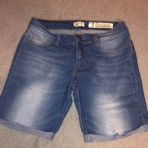 Indigo Rein Bermuda shorts
